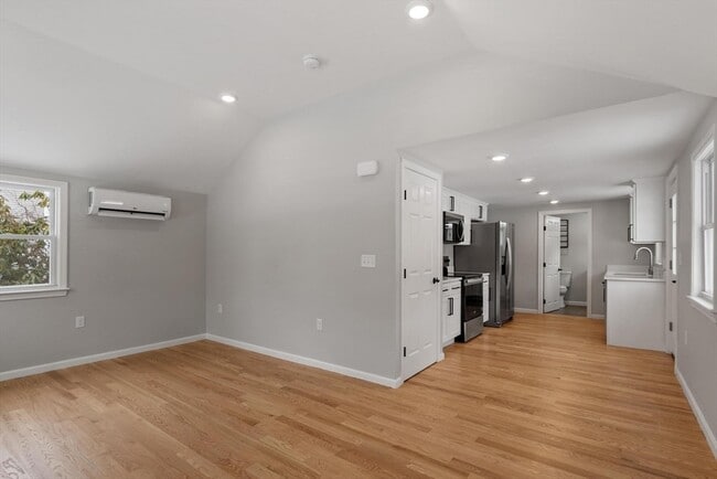 Building Photo - 31 Birch Rd