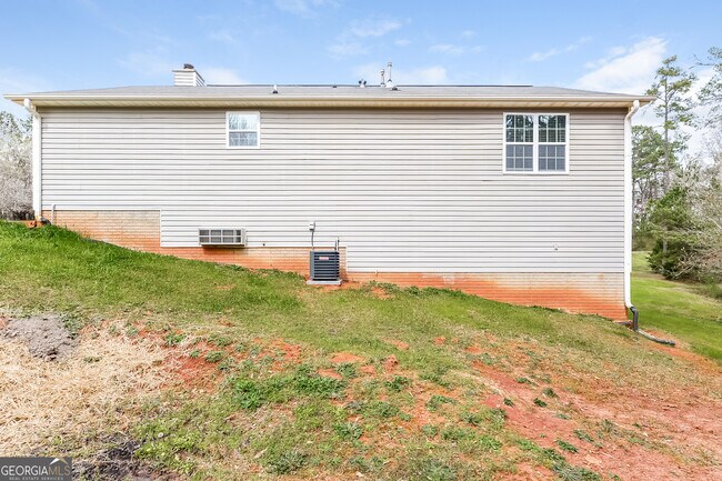 Building Photo - 1614 Laney Rd