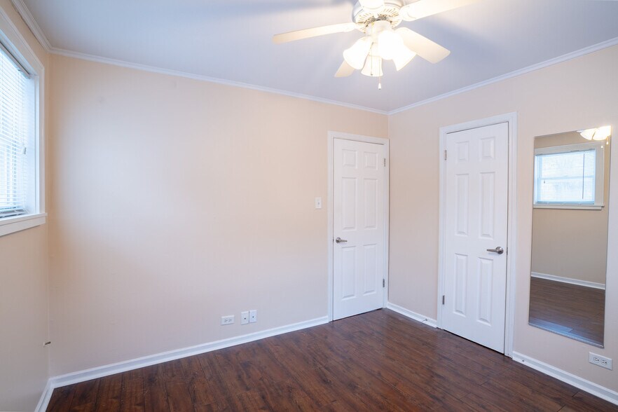 Building Photo - 17649 Dundee Ave