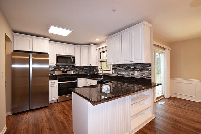 Building Photo - 1191 Meadow Ln