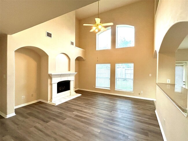 Building Photo - 2518 Brittany Lakes Dr