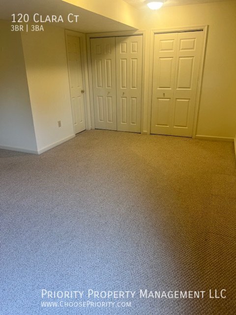 Building Photo - 120 Clara Ct