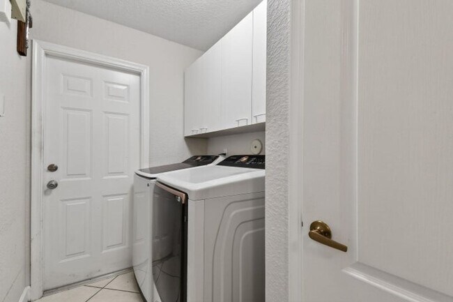 Building Photo - 13462 Key Lime Blvd