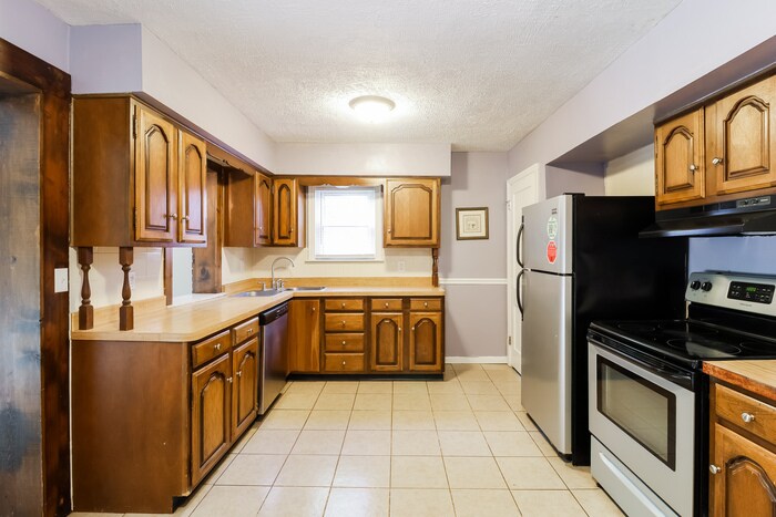 Building Photo - 6920 Gloria Dr