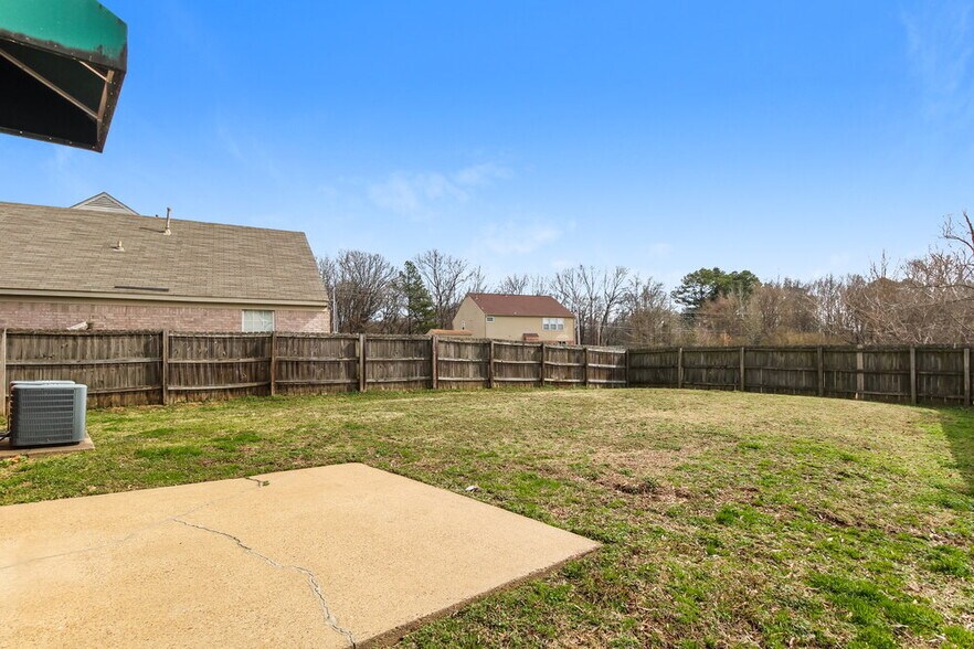 Building Photo - 9949 Fox Run Dr