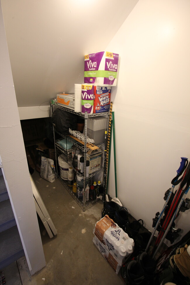 Storage Nook - 625 E 200 S