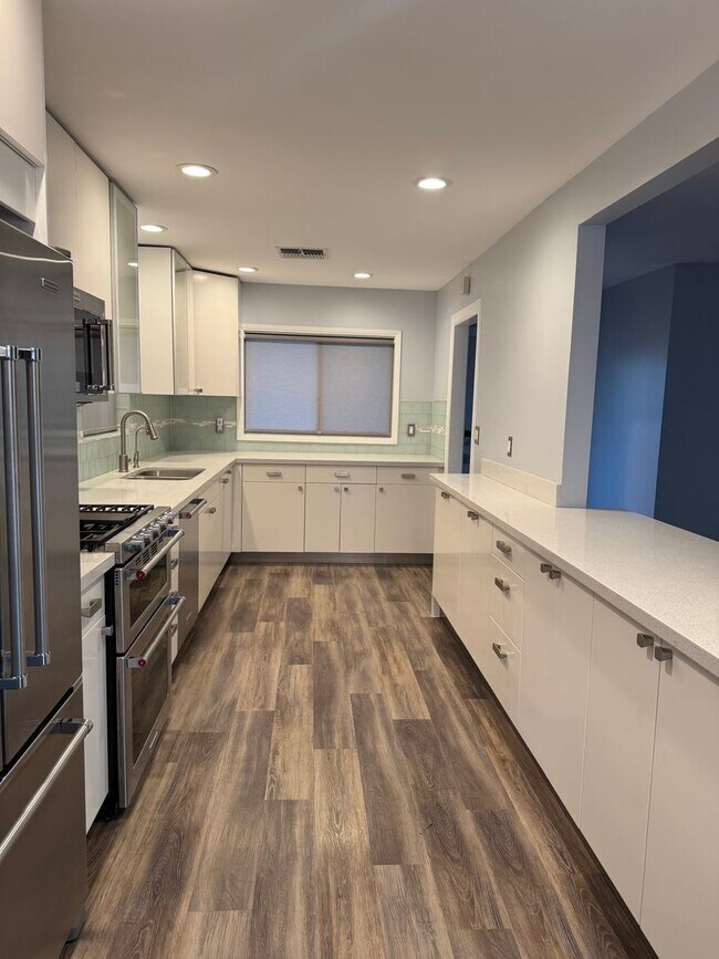 Building Photo - 3 bedroom home in Downtown Phoenix