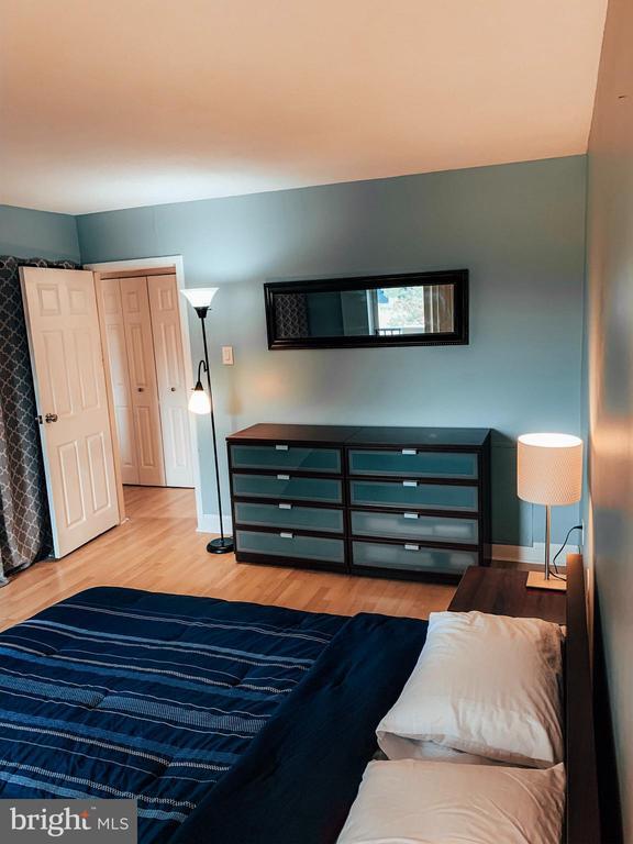 Building Photo - 1300 Army Navy Dr