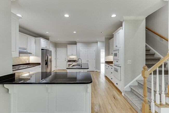 Building Photo - 9345 Riverclub Pkwy