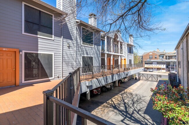 Lifted above garage - 2710 Nueces St