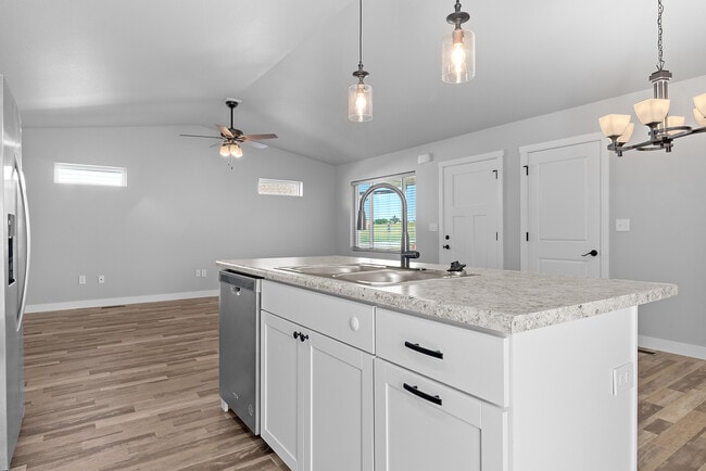 Building Photo - 405 Nighthawk Dr