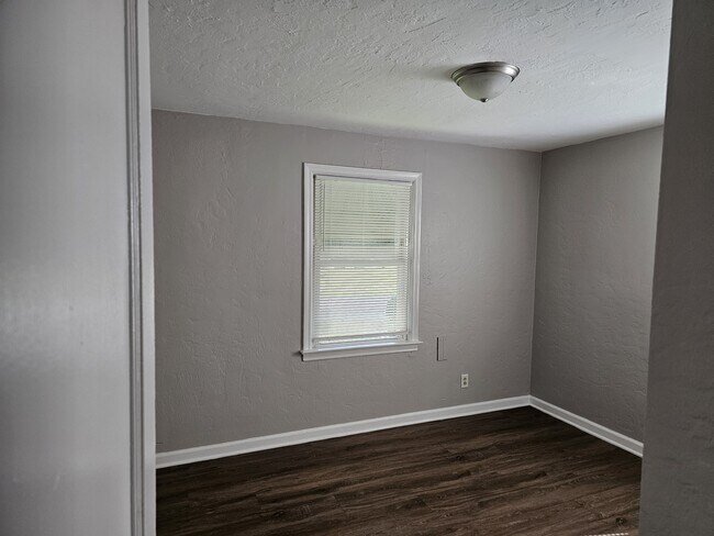 Building Photo - 2609 Avalon Pl