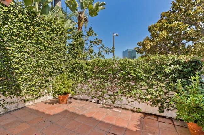 Building Photo - Classic Spanish Elegance Steps from Beverl...