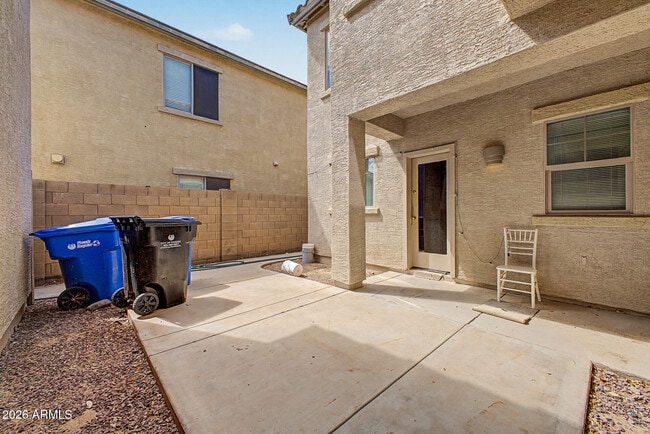 Building Photo - 9442 W Palm Ln