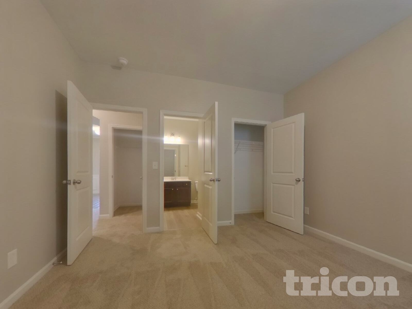 Building Photo - 218 Evergreen Way