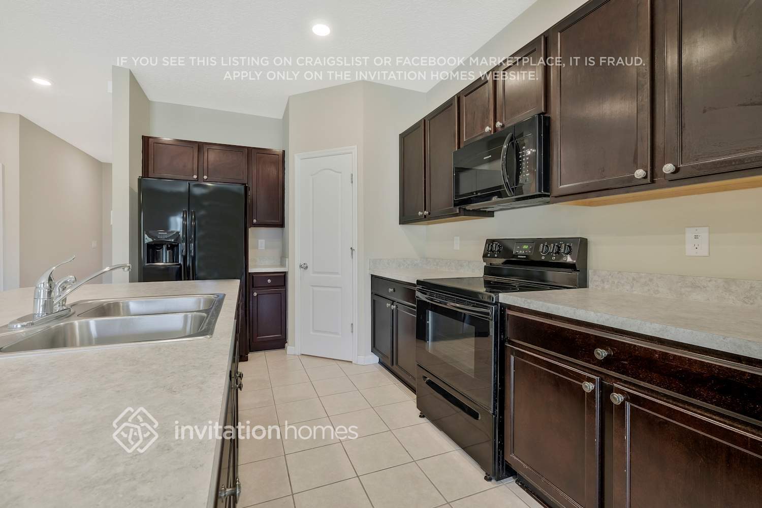 Building Photo - 240 Stone Arbor Ln