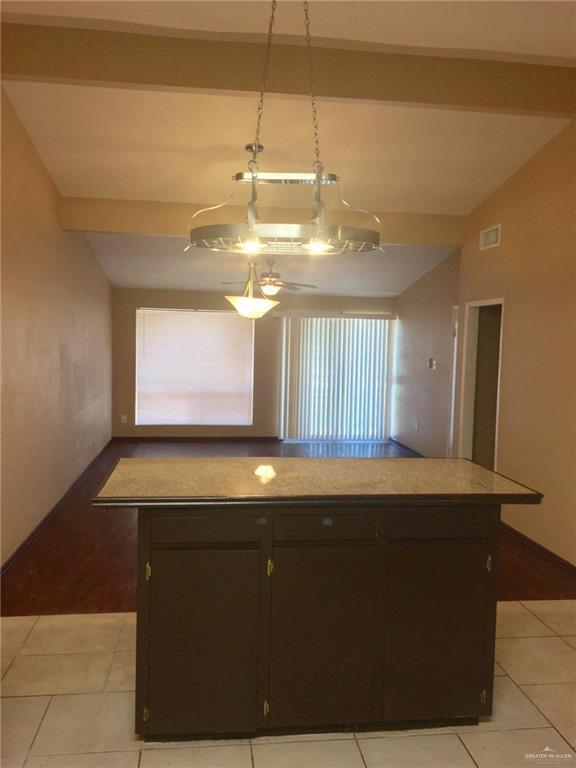 Building Photo - 11 E Dallas Ave