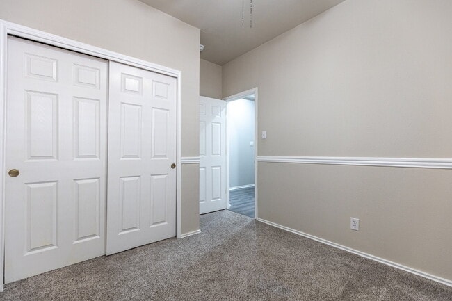 Building Photo - 6106 Briscoe Leaf