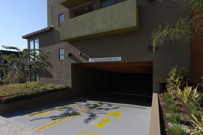 Building Photo - Las Margaritas Apartments