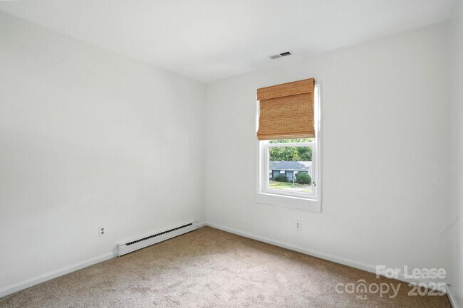 Building Photo - 701 Gaywood Dr