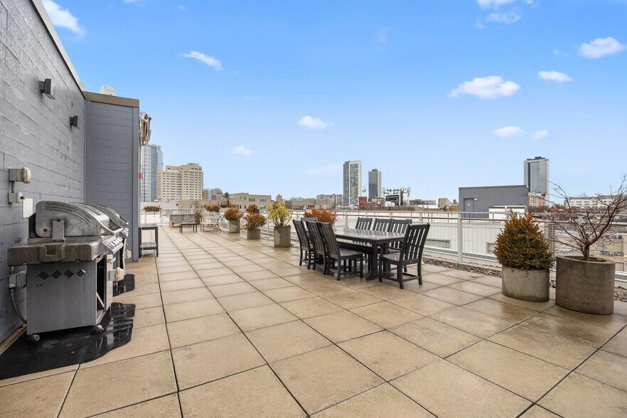 Building Photo - 217 Newark Ave