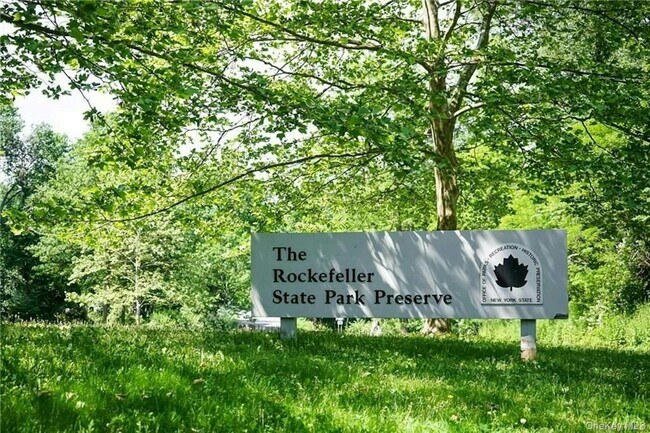 Building Photo - 147 Beekman Ave