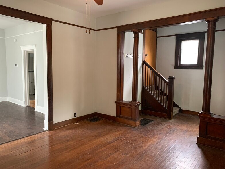 Building Photo - 4132 Oak St