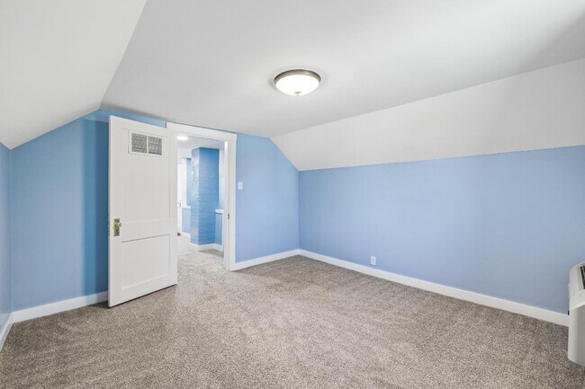 Building Photo - 226 Cumberland Dr