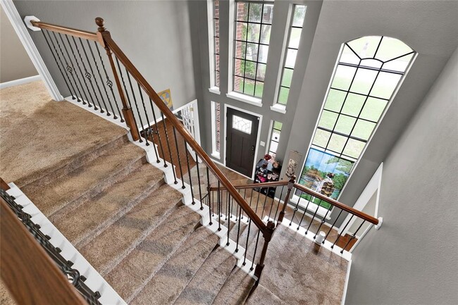 Building Photo - 25823 Lake Lawn Dr