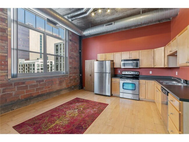 Building Photo - 521 S 7th St