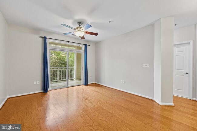 Building Photo - 801 S Greenbrier St