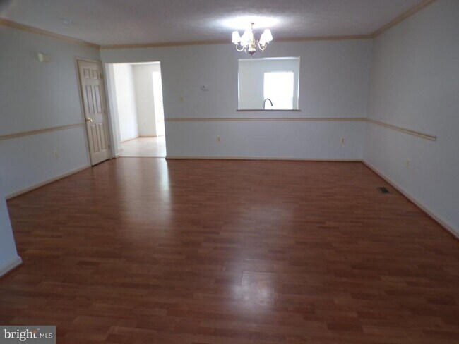 Building Photo - 114 Park Cove Dr