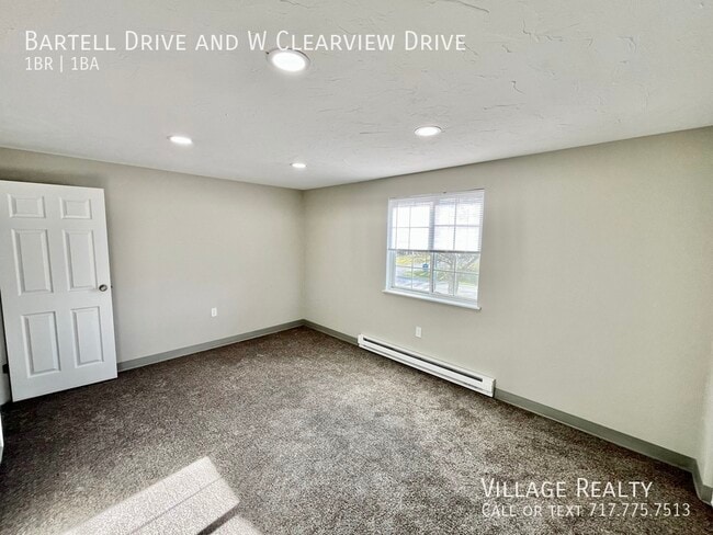 Building Photo - 51 W Clearview Dr