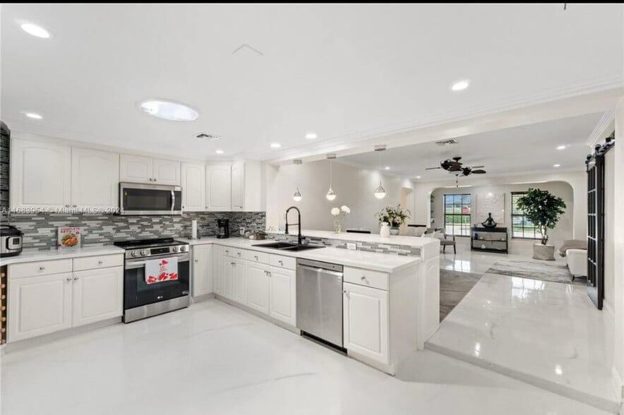 Kitchen - 4141 NE 16th Ave