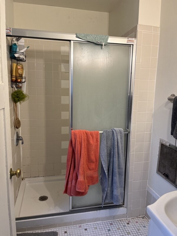 Building Photo - 612 Howard Pl