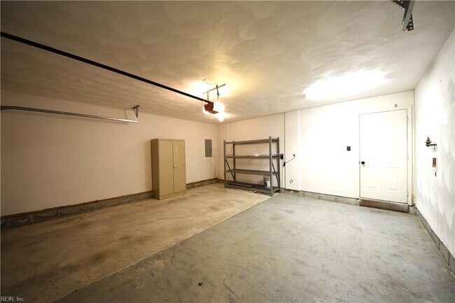 Building Photo - 1109 Lady Ashley Dr