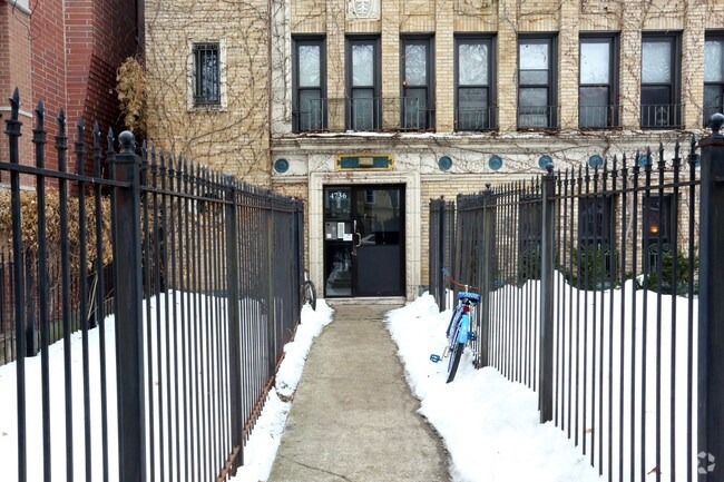 Building Photo - 4736 N Malden St