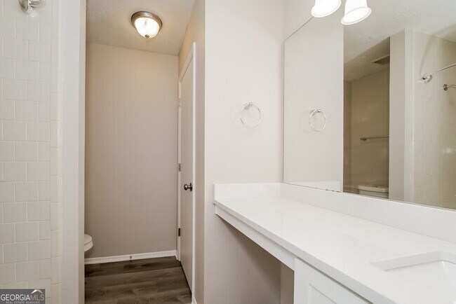 Building Photo - 7049 Ivy Pointe Row