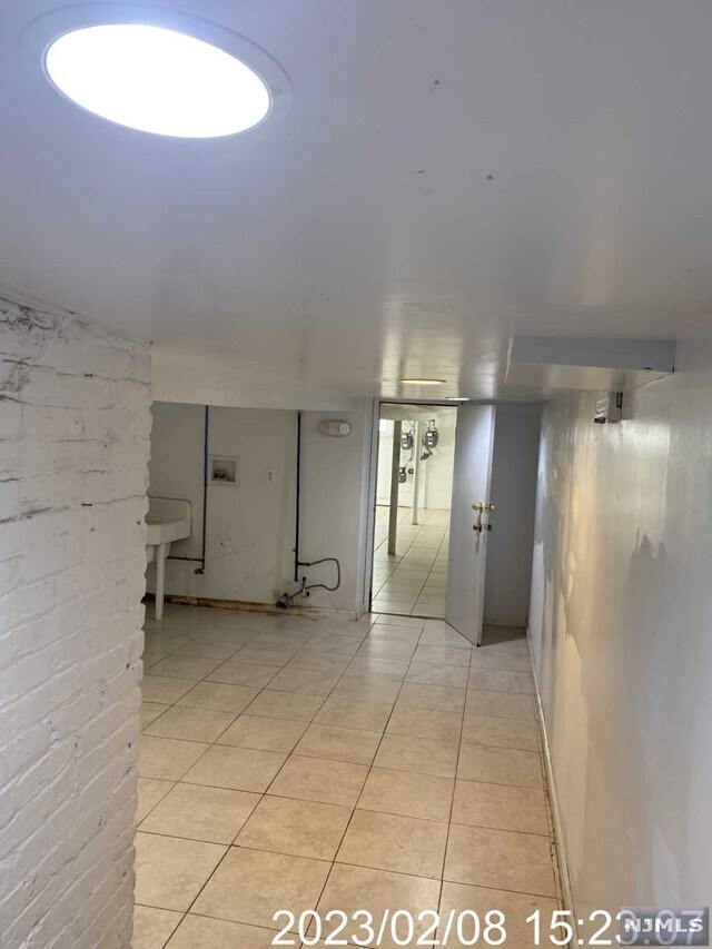 Building Photo - 217 Walnut St