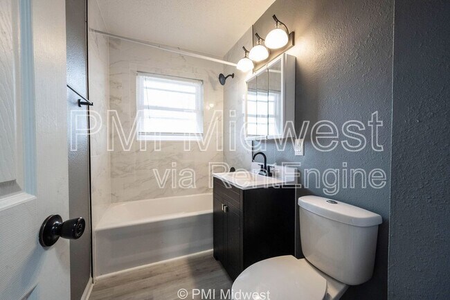 Building Photo - 6056 E 16th St