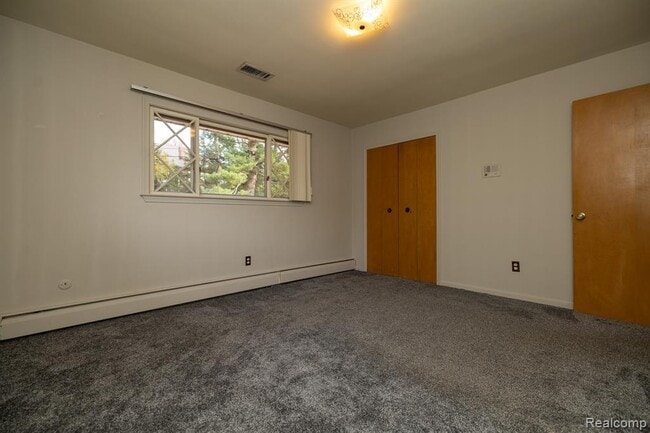 Building Photo - 851 Helston Rd