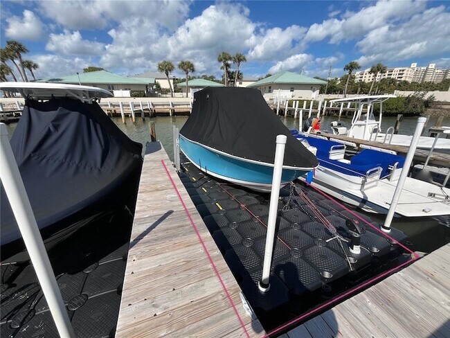 Building Photo - 2100 N Peninsula Ave