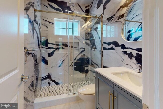 Building Photo - 511 N Paxon St