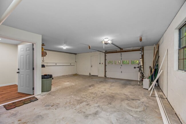 Building Photo - Beautifully Remodeled 3-Bedroom Home with ...