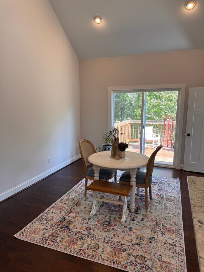 Building Photo - 3 Bedroom || 2 Bathroom Home in Forest