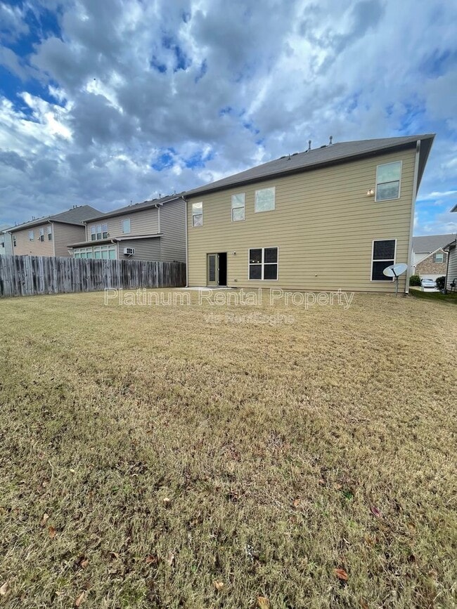 Building Photo - 5755 Rialto Way