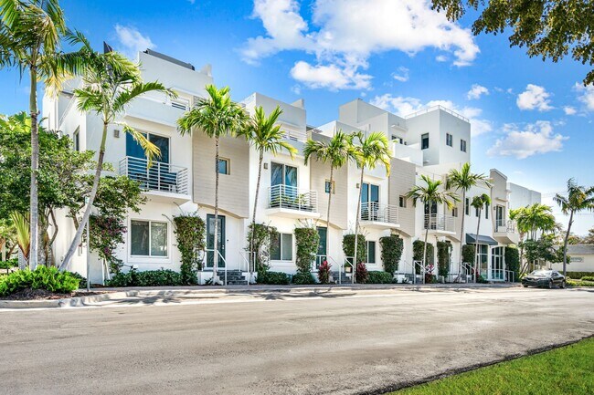 Building Photo - Monthly rental for Season , ( min 4 months)