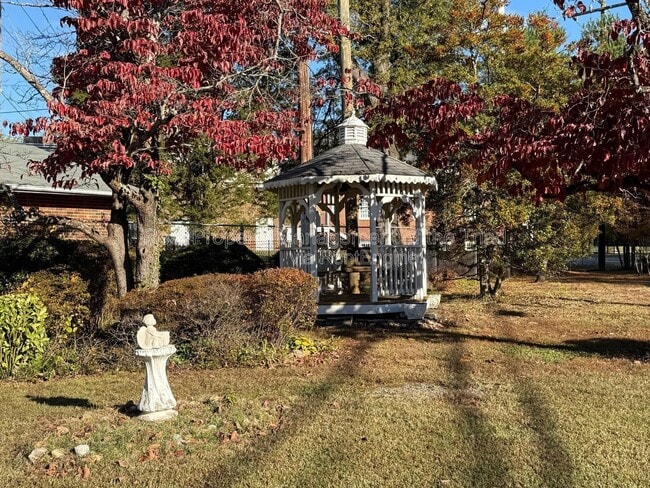 Building Photo - 1735 Polo Rd