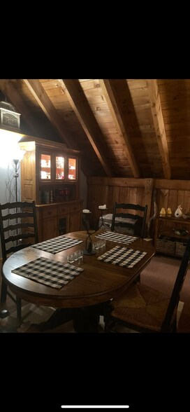 Building Photo - 15 S Main St