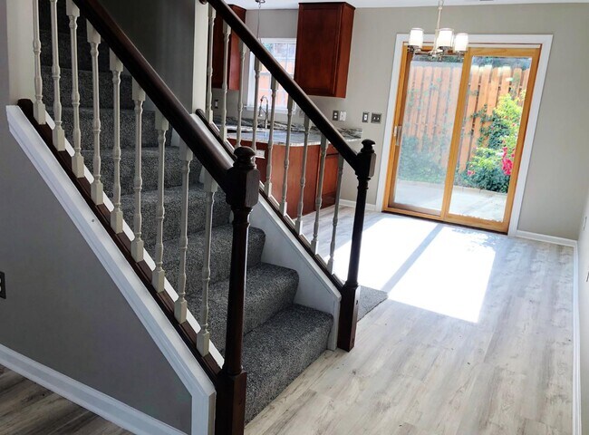 Building Photo - 71 Farington Cir